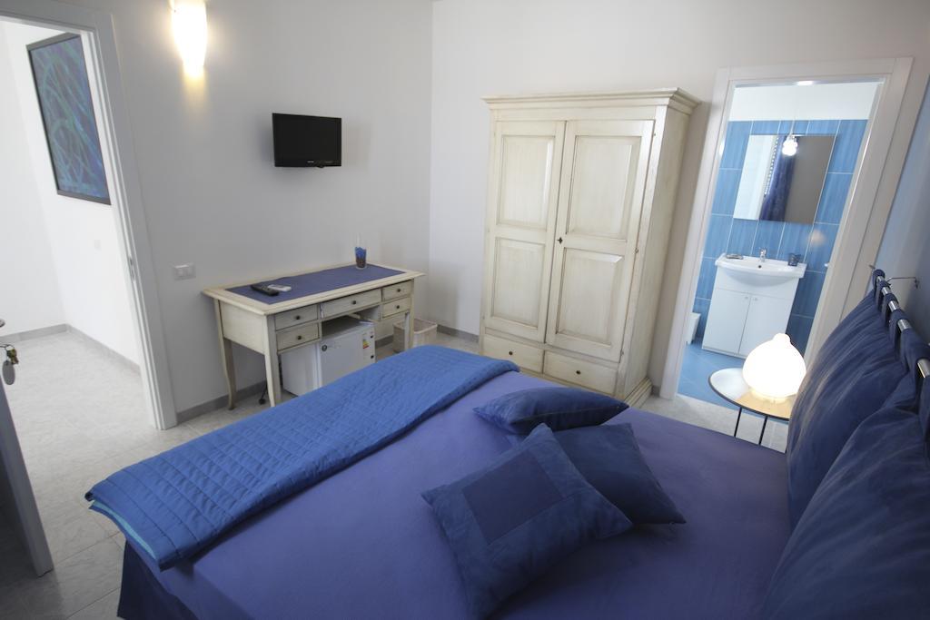 B&B Villa Genny A Pochi Passi Dal Mare San Cataldo  Bilik gambar