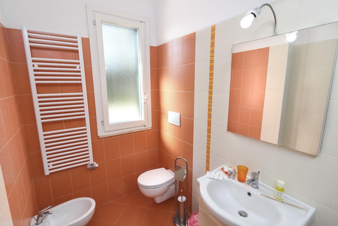 B&B Villa Genny A Pochi Passi Dal Mare San Cataldo  Luaran gambar